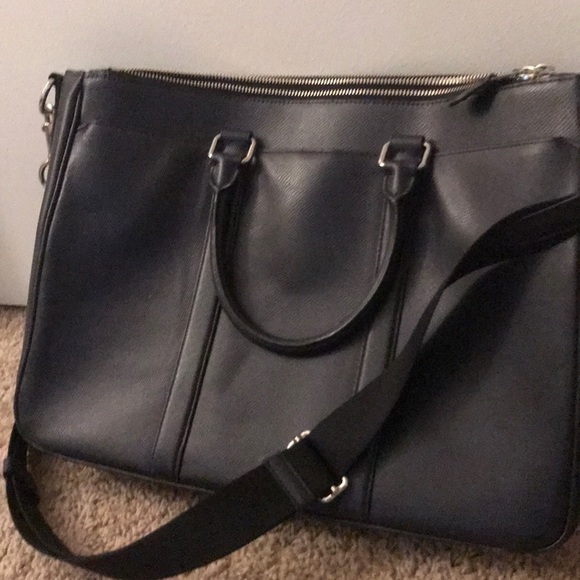 Big coach bag, multiple compartments. - Picture 3 of 5